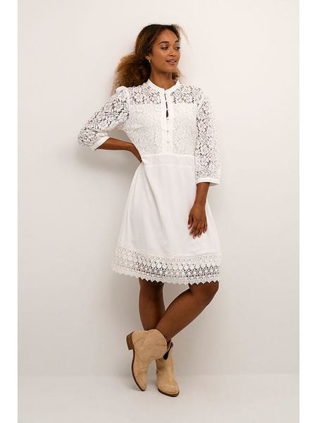 Cream Sukienka w kolorze białym rozmiar: 46. Białe sukienki damskie Cream, bez wzorów, z koronki, bez kołnierzyka, bez ramiączek, midi, rozkloszowane. Za 173.99 zł.