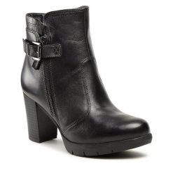Botki Lasocki. Czarne botki damskie Lasocki, bez obcasa, na słupku, bez zapięcia. Za 329.99 zł.