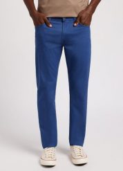 LEE DAREN ZIP FLY MĘSKIE SPODNIE MATERIAŁOWE CHINO CHINOSY DRAMA BLUE 112349220 L707016069. Niebieskie spodnie materiałowe męskie Lee, bez wzorów, z materiału. Za 229.99 zł.