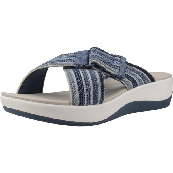 Sandały CLARKS 26177190C Niebieski. Niebieskie obuwie trekkingowe damskie Clarks, bez wzorów, z tkaniny, bez obcasa. Za 208.99 zł.