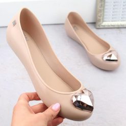 Komfortowe baleriny pachnące elastyczne nude Zaxy NN285010. Baleriny damskie Zaxy, bez wzorów, z gumy, bez obcasa. Za 125.99 zł.