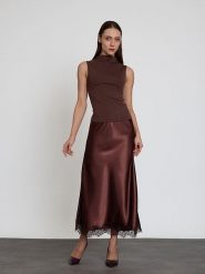 BGN Bluzka w kolorze brązowym rozmiar: 34. Brązowe bluzki damskie BGN, bez wzorów, bez kołnierzyka, bez ramiączek. Za 78.99 zł.