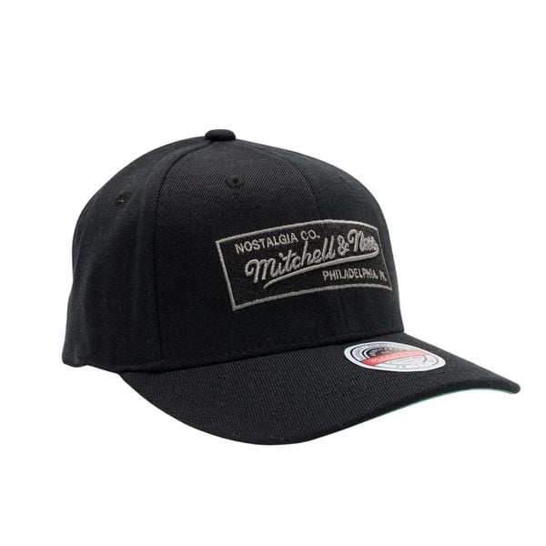 Czapka Mitchell & Ness Box Logo Classic. Czarne czapki męskie Mitchell & Ness, bez wzorów. Za 186.00 zł.