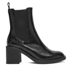 Botki HUGO. Czarne botki damskie Hugo, bez obcasa, na płaskiej podeszwie, bez zapięcia. Za 639.99 zł.