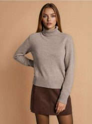 Golf w stylu basic - brązowy. Brązowe golfy damskie Sinsay, l, bez wzorów, bez ramiączek. Za 49.99 zł.