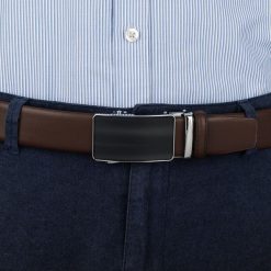 Pasek męski skórzany 3,5 cm klamra automatyczna Beltimore brązowy 51-564 : Kolory - brązowy, beżowy, Rozmiar pasków - r.115-130 cm. Brązowe paski męskie bez wzorów, ze skóry, wizytowe. Za 64.99 zł.