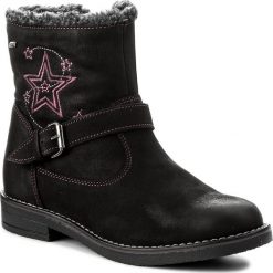Kozaki LASOCKI YOUNG CI01-2747-15. Czarne kozaki dziewczęce Lasocki Young, bez wzorów, z nubiku, bez obcasa. W wyprzedaży za 79.99 zł.