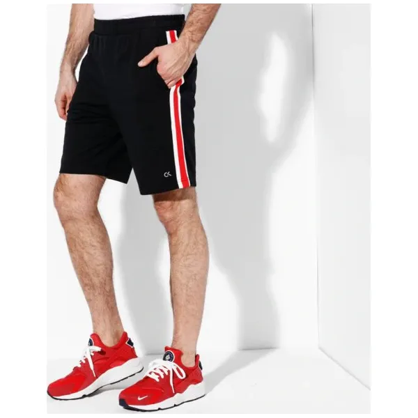 Calvin Klein Szorty Knit , czarny, rozmiar L. Czarne szorty męskie CALVIN KLEIN, z bawełny, bez kołnierzyka. W wyprzedaży za 179.99 zł.