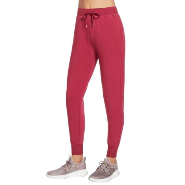 Spodnie sportowe damskie Skechers Restful Jogger Pant. Czerwone spodnie dresowe damskie Skechers, l, z elastanu, trekkingowe. Za 149.99 zł.