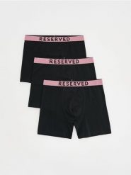 3 pack bokserek Long - czarny. Czarne bokserki męskie Reserved, bez wzorów. W wyprzedaży za 35.99 zł.
