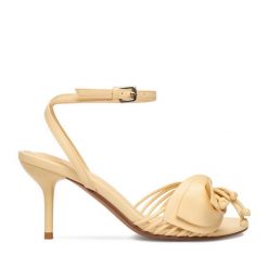 Sandały JENNY. Żółte sandały damskie Jenny, bez wzorów, bez obcasa, na szpilce. Za 139.99 zł.