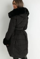 Czarna Kurtka Nautifa. Czarne kurtki damskie Born2be, l, bez wzorów, z tkaniny, bez kaptura. Za 239.99 zł.