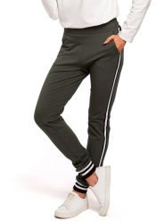 Made of emotion Spodnie dresowe w kolorze khaki rozmiar: L. Brązowe spodnie dresowe damskie Made Of Emotion, l, bez wzorów, z dresówki. Za 139.87 zł.