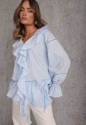 Niebieska Eteryczna Bluzka z Bawełny Zdobiona Falbankami i Ściągaczem w Pasie Cezarelle. Niebieskie bluzki damskie Renee, l, z aplikacjami, z bawełny, bez kołnierzyka, bez ramiączek. Za 169.99 zł.