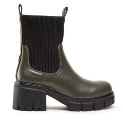 Botki DeeZee. Brązowe botki damskie DeeZee, bez obcasa, na słupku, bez zapięcia. Za 179.99 zł.