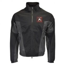 Kurtka uniwersalna męska Nike AJ5 Jacket. Czarne kurtki treningowe męskie Nike, m, bez wzorów, z syntetyku, do biegania. Za 429.00 zł.