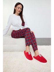 Trendyol Kapcie w kolorze czerwonym rozmiar: 39. Czerwone kapcie damskie Trendyol, z materiału. Za 57.06 zł.