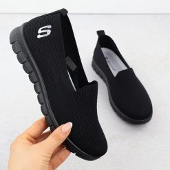 Półbuty sportowe damskie wsuwane czarne Potocki 16327. Czarne półbuty damskie POTOCKI, bez wzorów, z materiału, sportowe, bez obcasa. Za 54.00 zł.