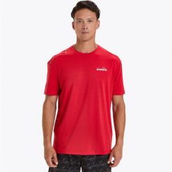 Koszulka męska DIADORA SS T-SHIRT BE ONE TECH. Czerwone t-shirty męskie Diadora, m, bez wzorów, bez kołnierzyka. Za 79.99 zł.
