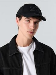 Czapka z daszkiem z aplikacją 3D - czarny. Czarne czapki męskie Sinsay, z aplikacjami. Za 19.99 zł.