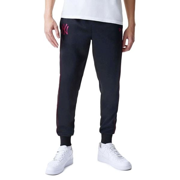 Nowe Spodnie Treningowe Mlb Neyyan Dorośli. Czarne spodnie dresowe męskie New Era, bez wzorów, z dresówki. W wyprzedaży za 213.65 zł.