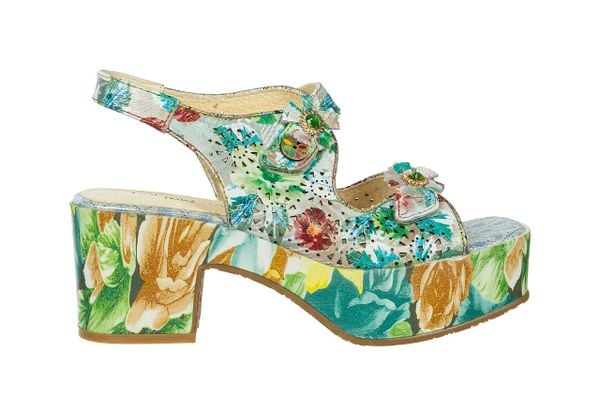 Sandały Laura Vita Paulao 01 Ciel 202063, Wielokolorowy, Skóra naturalna - 38. Sandały damskie Laura Vita, bez wzorów, z materiału, bez obcasa, na obcasie. W wyprzedaży za 299.00 zł.