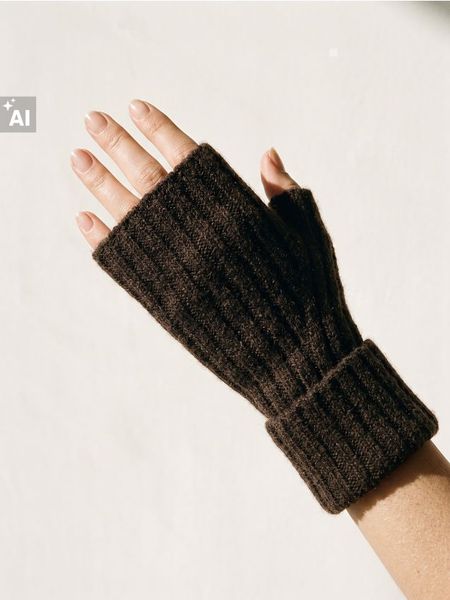 Rękawiczki mitenki z domieszką wełny - brązowy. Brązowe rękawiczki damskie Sinsay, bez wzorów, z wełny. Za 12.99 zł.