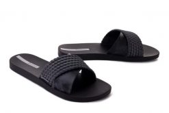 IPANEMA Street II FEM 83244 20766 black/black, klapki damskie. Czarne klapki damskie Ipanema, bez wzorów, bez obcasa. Za 99.99 zł.