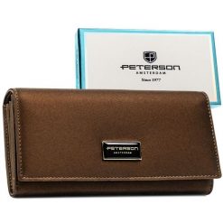 Portfel damski ze skóry naturalnej i ekologicznej w brązowym kolorze, wyposażony w system RFID PTN PS122-HNL Peterson. Brązowe portfele damskie Peterson, bez wzorów, ze skóry. Za 129.99 zł.