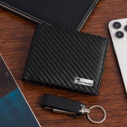 Męski portfel skórzany klasyczny RFiD duży czarny carbon premium Beltimore P01. Czarne portfele męskie bez wzorów. Za 69.90 zł.