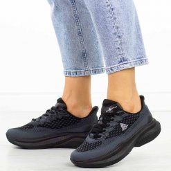 Czarne przewiewne buty damskie McArthur Mc21w. Czarne obuwie do biegania damskie McArthur. Za 199.00 zł.