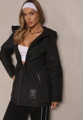 Czarna Kurtka Typu Parka ze Ściągaczem w Talii z Kapturem i Kieszeniami Daroma. Czarne kurtki damskie Renee, l, bez wzorów, z kapturem. Za 149.99 zł.