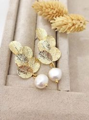 Luja Bijoux Pozłacane kolczyki-wkrętki z perłami rozmiar: onesize. Białe kolczyki damskie Luja Bijoux, z perłą, pozłacane. Za 83.22 zł.