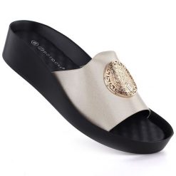 Klapki damskie na platformie złote Potocki 43326. Żółte klapki damskie POTOCKI, bez wzorów, ze skóry ekologicznej, bez obcasa, na platformie. Za 189.99 zł.