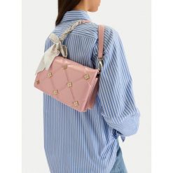 Torebka Nine West. Czerwone torebki klasyczne damskie Nine West, bez wzorów, bez dodatków. Za 279.99 zł.