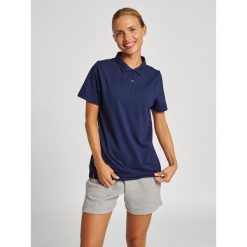 Damska koszulka polo Hummel Red Classic. Zielone bluzki damskie HUMMEL, s, bez wzorów, z tkaniny, sportowe, bez kołnierzyka, bez ramiączek. Za 127.50 zł.