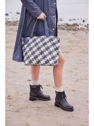 Ilse Jacobsen Shopper bag w kolorze kremowo-granatowym - 46 x 32 cm rozmiar: onesize. Brązowe shopper bag damskie Ilse Jacobsen, bez wzorów, z materiału, na ramię, bez dodatków. Za 86.99 zł.