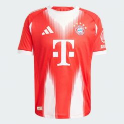 Koszulka FC Bayern 25/26 Home Authentic. Czerwone t-shirty sportowe męskie Adidas, m, z materiału, bez ramiączek, do piłki nożnej. Za 649.00 zł.