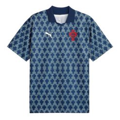 Koszulka piłkarska Portugal FTBLNRGY+ RETRO Mężczyźni (Niebieski). Niebieskie t-shirty sportowe męskie Puma, m, z materiału, bez ramiączek, do piłki nożnej. Za 280.60 zł.