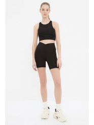 Trendyol Szorty sportowe w kolorze czarnym rozmiar: M. Czarne spodenki sportowe damskie Trendyol, m, z materiału, outdoorowe. Za 81.95 zł.