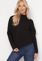 Czarny Sweter z Wełną o Asymetrycznym Fasonie z Tłoczeniem Sarositte. Czarne swetry klasyczne damskie Born2be, z wełny, z asymetrycznym kołnierzem. Za 159.99 zł.