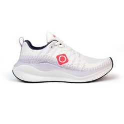 Wielofunkcyjne, oddychające buty NOVANA z podeszwą o wysokiej przyczepności. Brązowe buty trekkingowe męskie IZAS. Za 269.52 zł.
