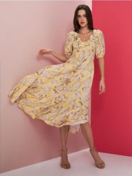 Wiskozowa sukienka midi z bufiastymi rękawami i marszczeniem - wielobarwny. Sukienki damskie Sinsay, l, bez wzorów, z wiskozy, bez kołnierzyka, bez ramiączek, midi. Za 69.99 zł.