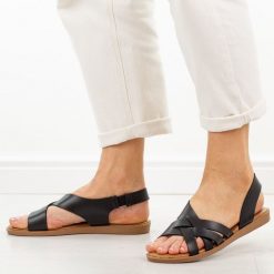 Czarne sandały damskie Potocki 30302. Czarne sandały damskie POTOCKI, bez wzorów, z jeansu, bez obcasa, na płaskiej podeszwie. Za 129.00 zł.