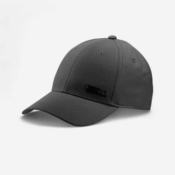 Czapka z daszkiem fitness Adidas. Brązowe czapki męskie Adidas, bez wzorów, z materiału. Za 59.99 zł.
