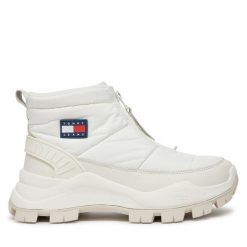 Botki Tommy Jeans. Białe botki damskie Tommy Jeans, z jeansu, bez obcasa, na płaskiej podeszwie, bez zapięcia. Za 589.99 zł.