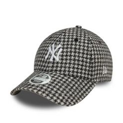 Damska czapka z daszkiem New York Yankees Houndstooth 9Forty. Białe czapki z daszkiem damskie New Era, bez wzorów. Za 164.00 zł.