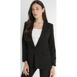 Czarna Marynarka Achon. Czarne marynarki i żakiety damskie Born2be, l, bez wzorów, z tkaniny, eleganckie. Za 109.99 zł.