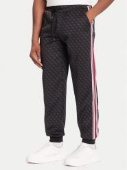 Guess Spodnie dresowe Z5BB19 K2042 Czarny Regular Fit. Czarne spodnie dresowe męskie Guess, z aplikacjami, z dresówki. Za 529.99 zł.