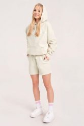 Spodenki fitness damskie Gym Glamour dresowe off. Białe spodenki sportowe damskie GYM GLAMOUR, xs, z bawełny, na fitness i siłownię. Za 139.99 zł.